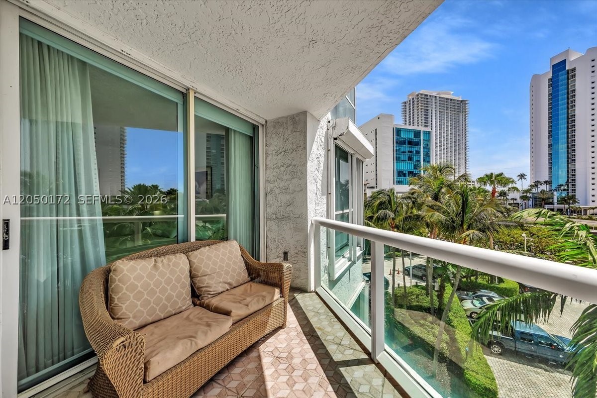 16400 Collins Ave 342 Property Photo 14