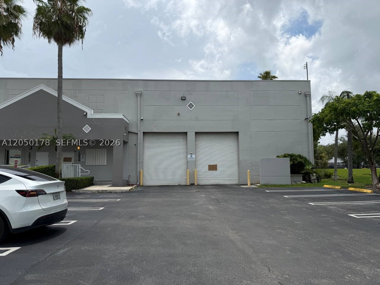 10850 NW 27th St Property Photo 1