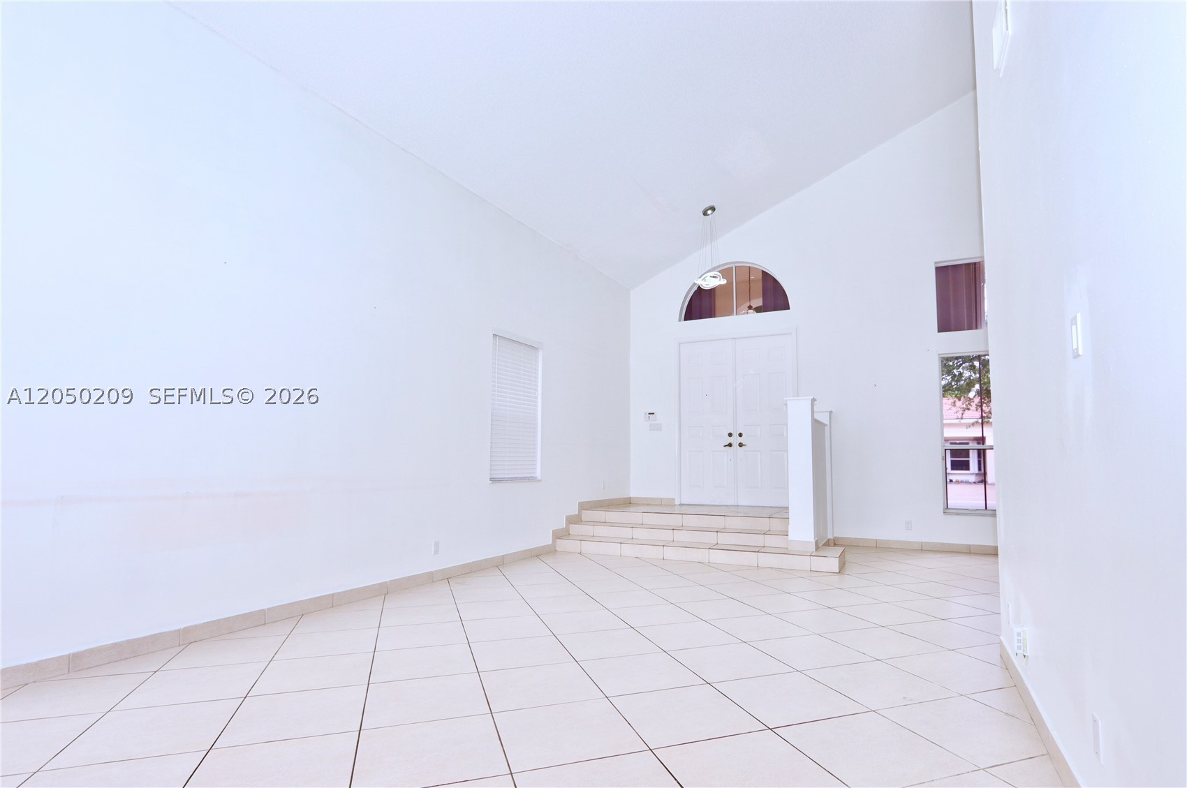 A12050209 Property Photo 4