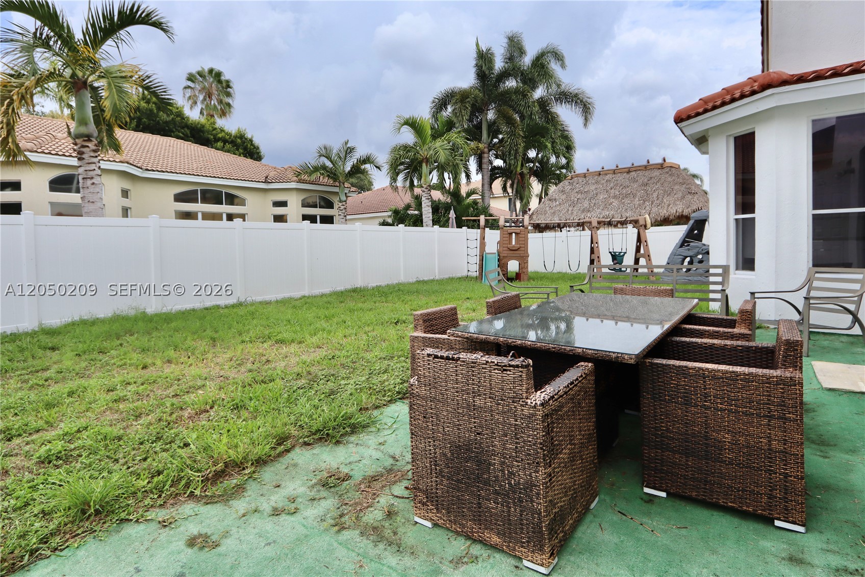A12050209 Property Photo 37
