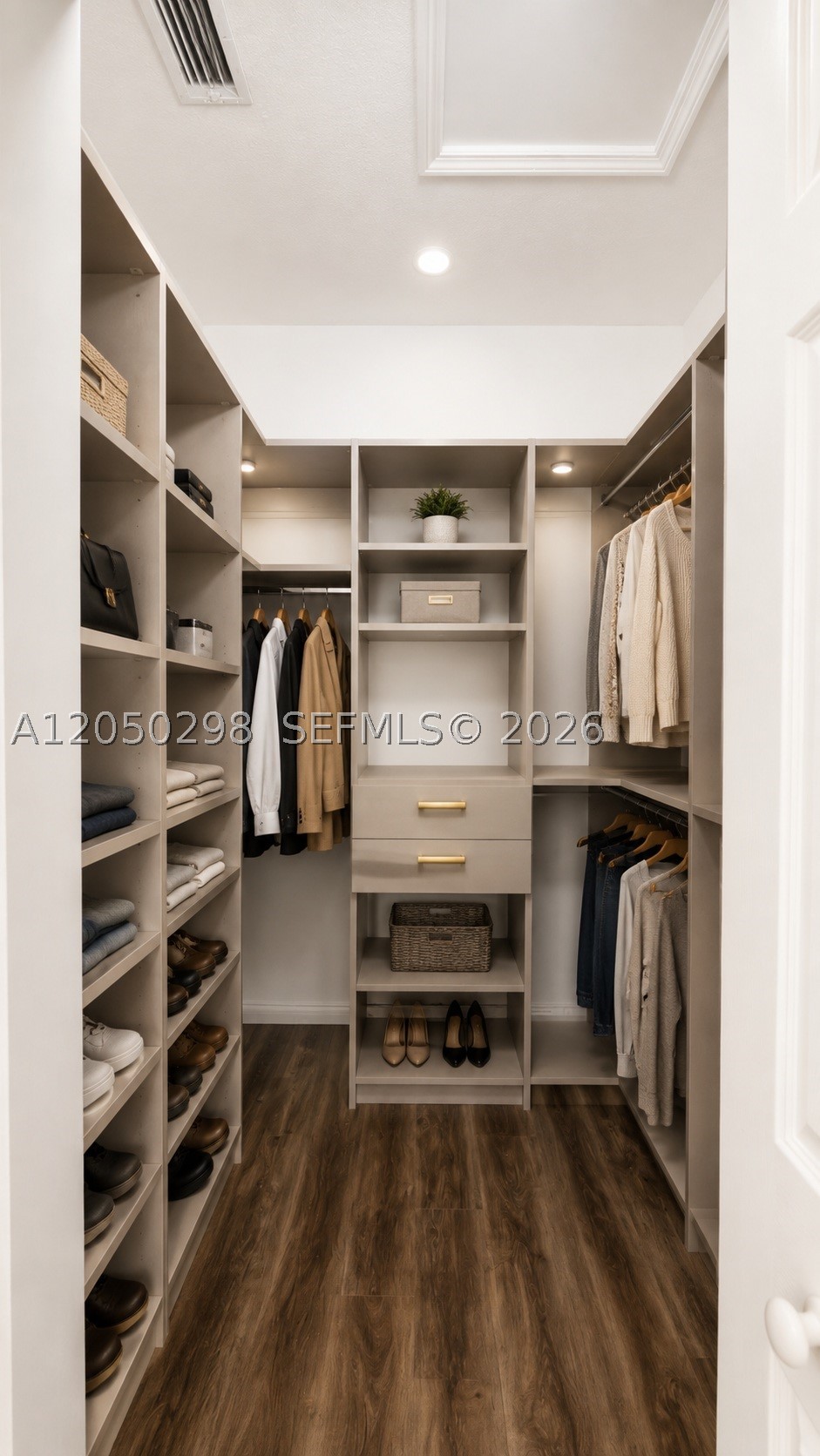2116 Ne 38th Rd Property Photo 14