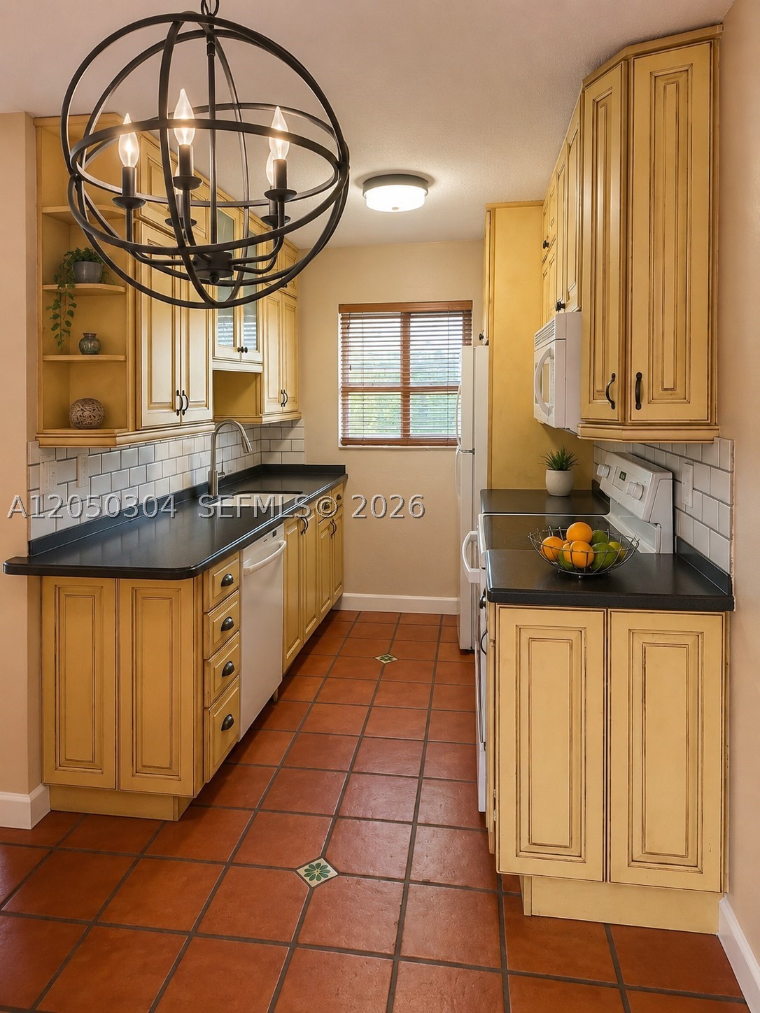 1733 Mayo St 7 Property Photo 1