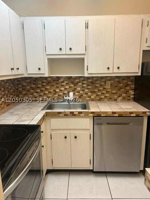 2899 Collins Ave 702 Property Photo 14