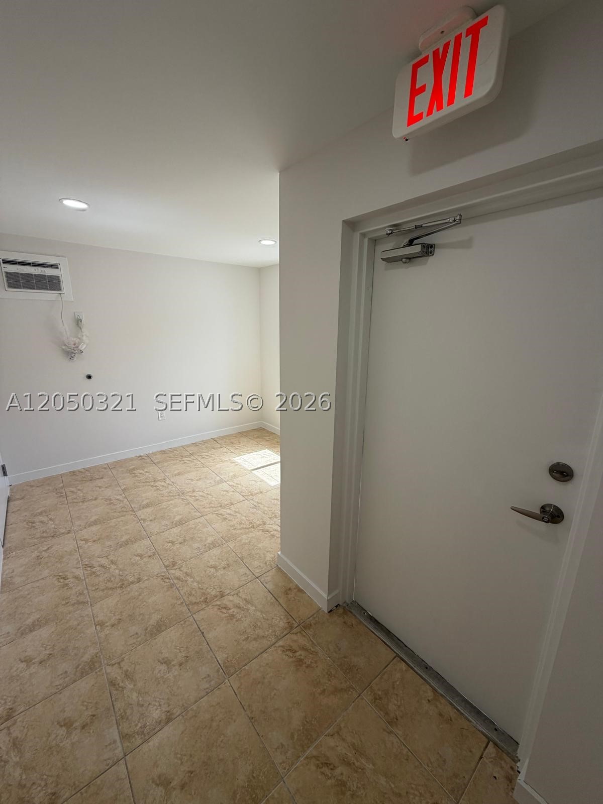 A12050321 Property Photo 7
