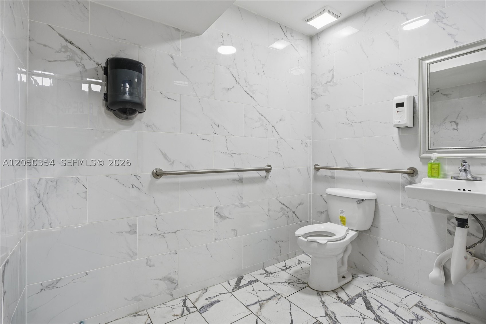 A12050354 Property Photo 6