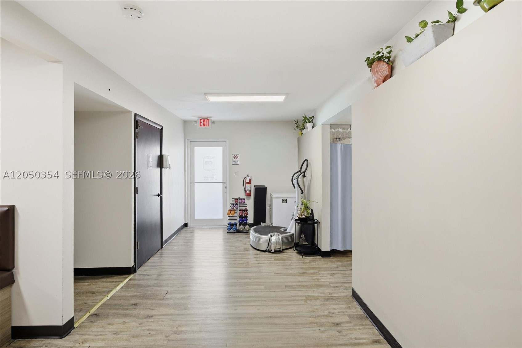 A12050354 Property Photo 11