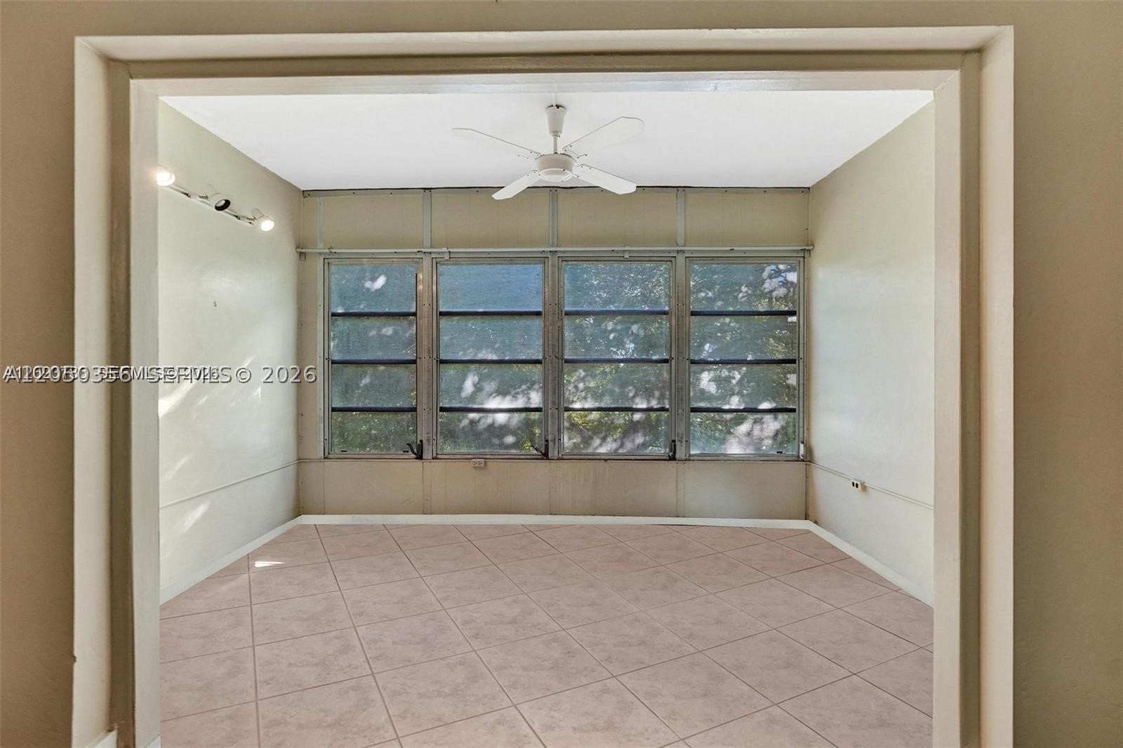 1030 Country Club Dr 405 Property Photo 13
