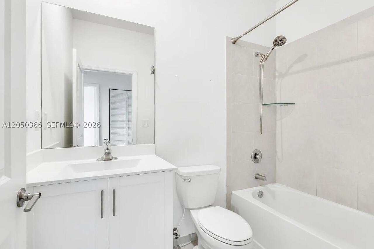21071 NE 8th Ave 21071 Property Photo 1