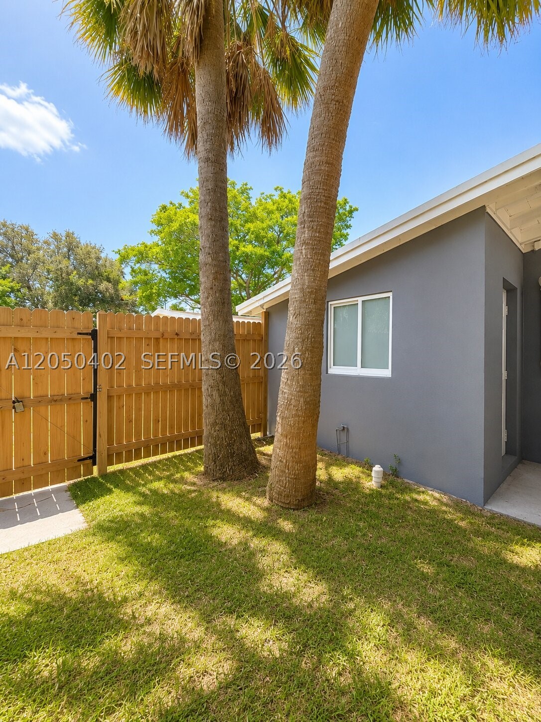 2511 Sw 3rd St B- B Property Photo 8