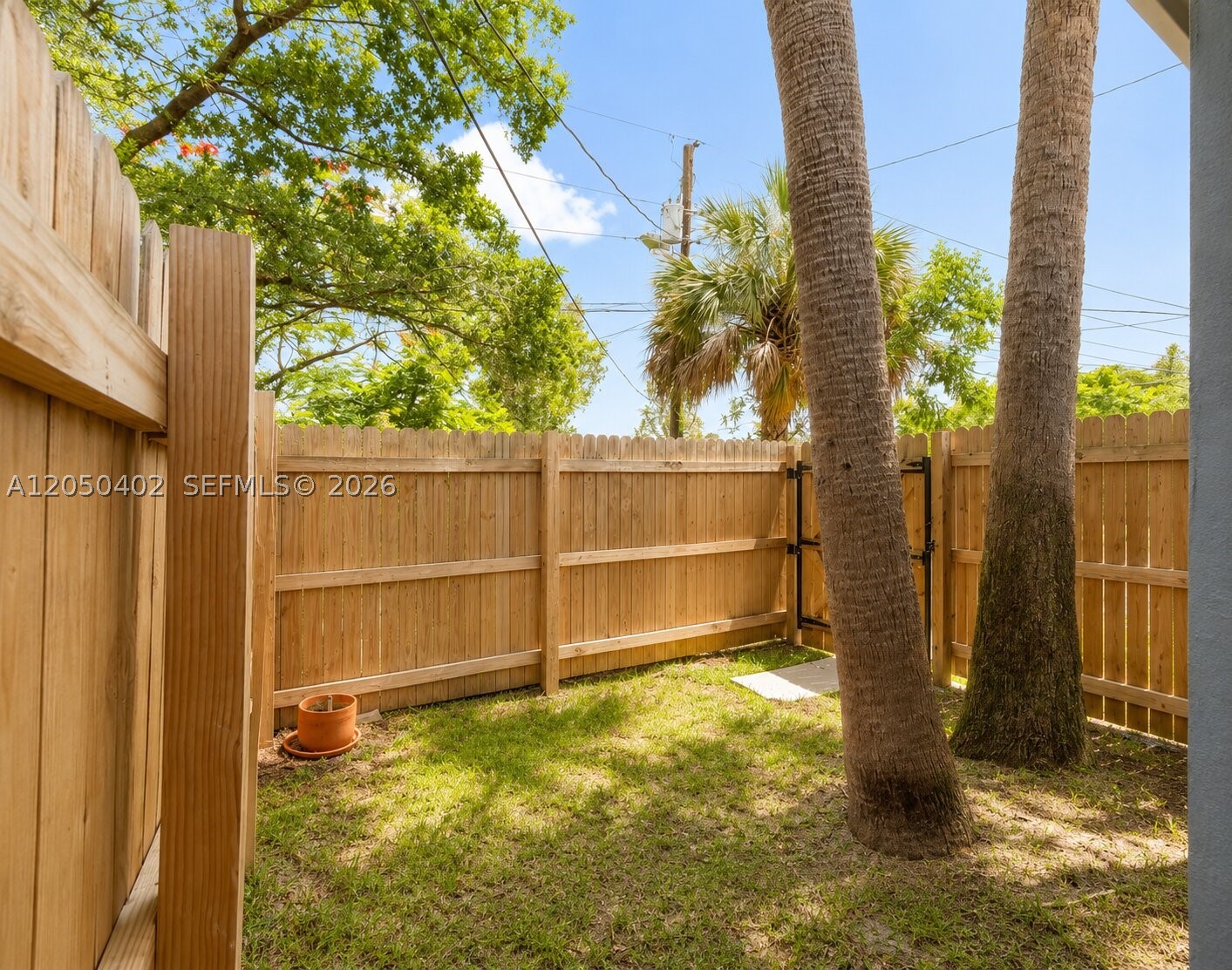 2511 Sw 3rd St B- B Property Photo 9