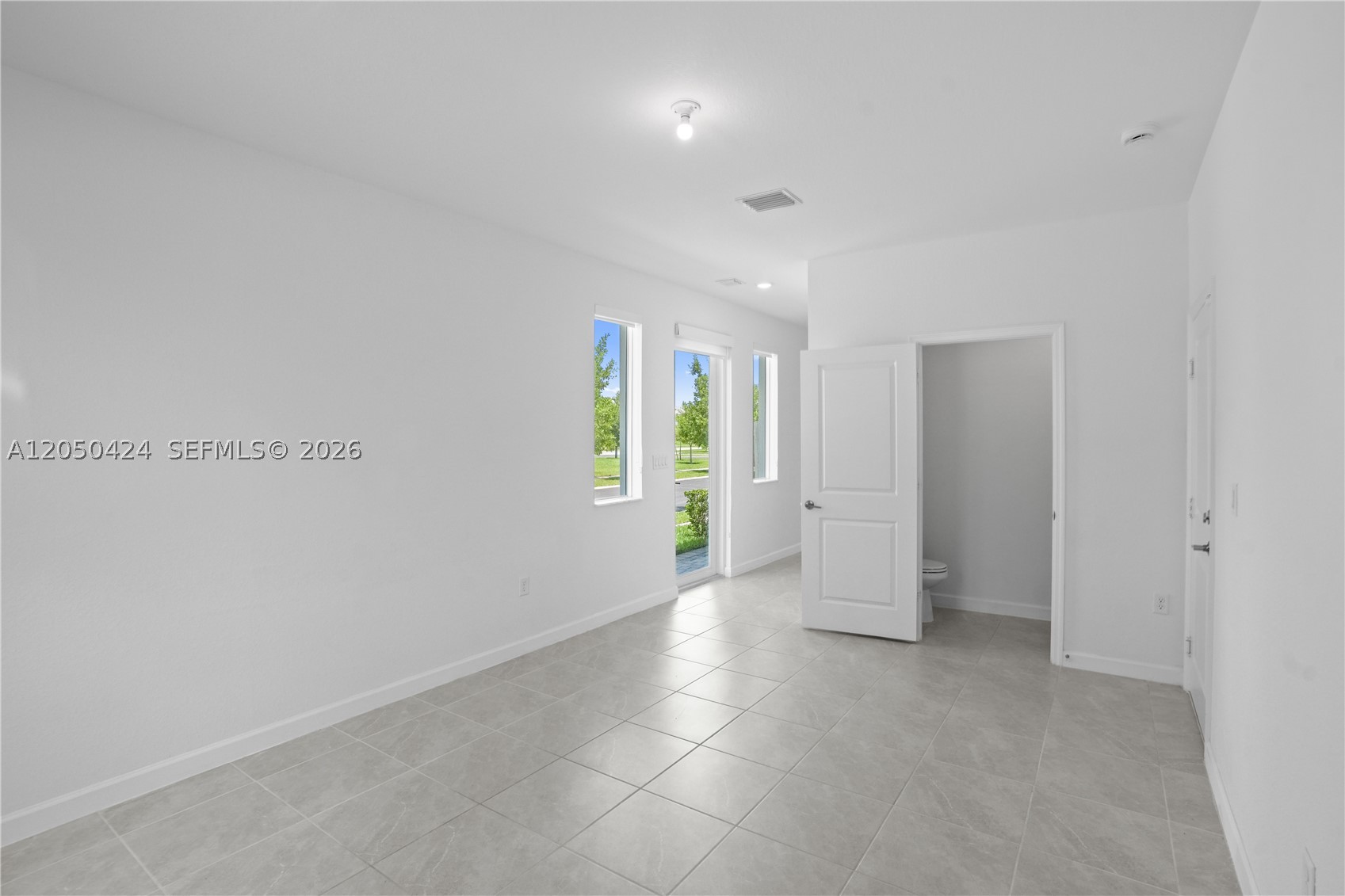 715 Se 15th St . Property Photo 10