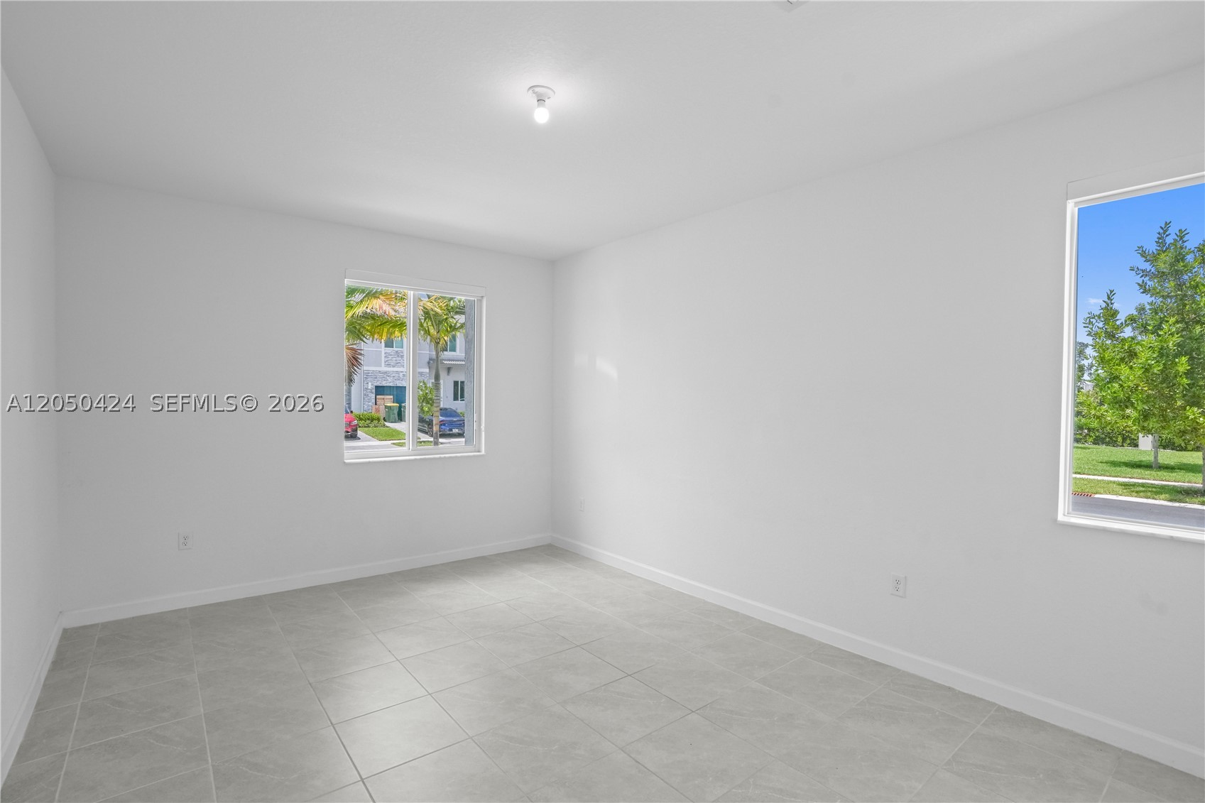 715 Se 15th St . Property Photo 11