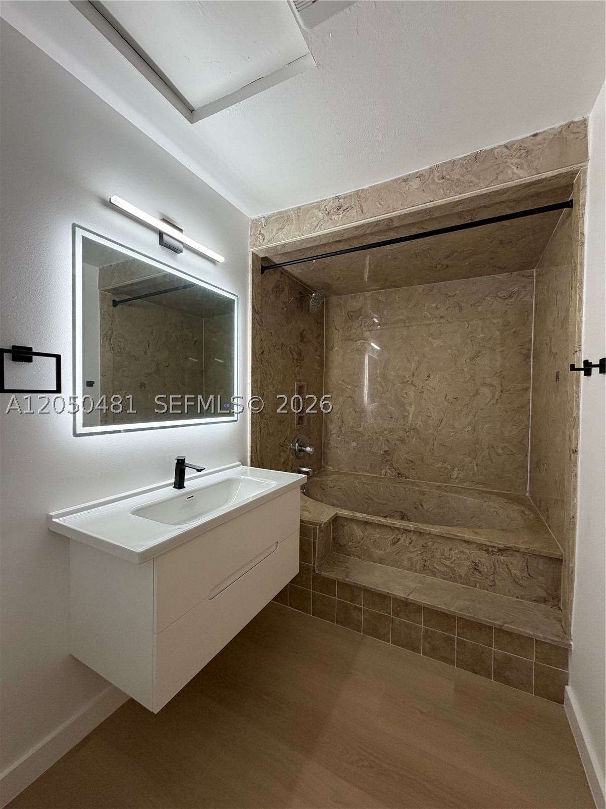 2 Crossings Cir H Property Photo 10