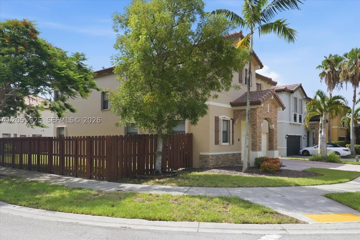 24107 Sw 114th Ct Property Photo 2