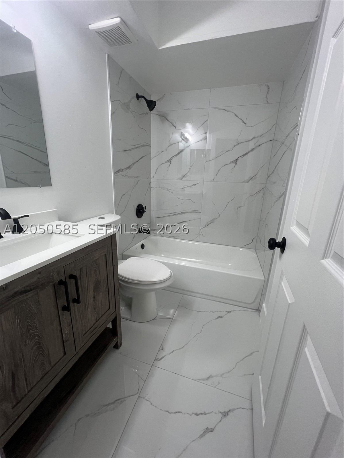 590 Nw 65th St 3 Property Photo 2