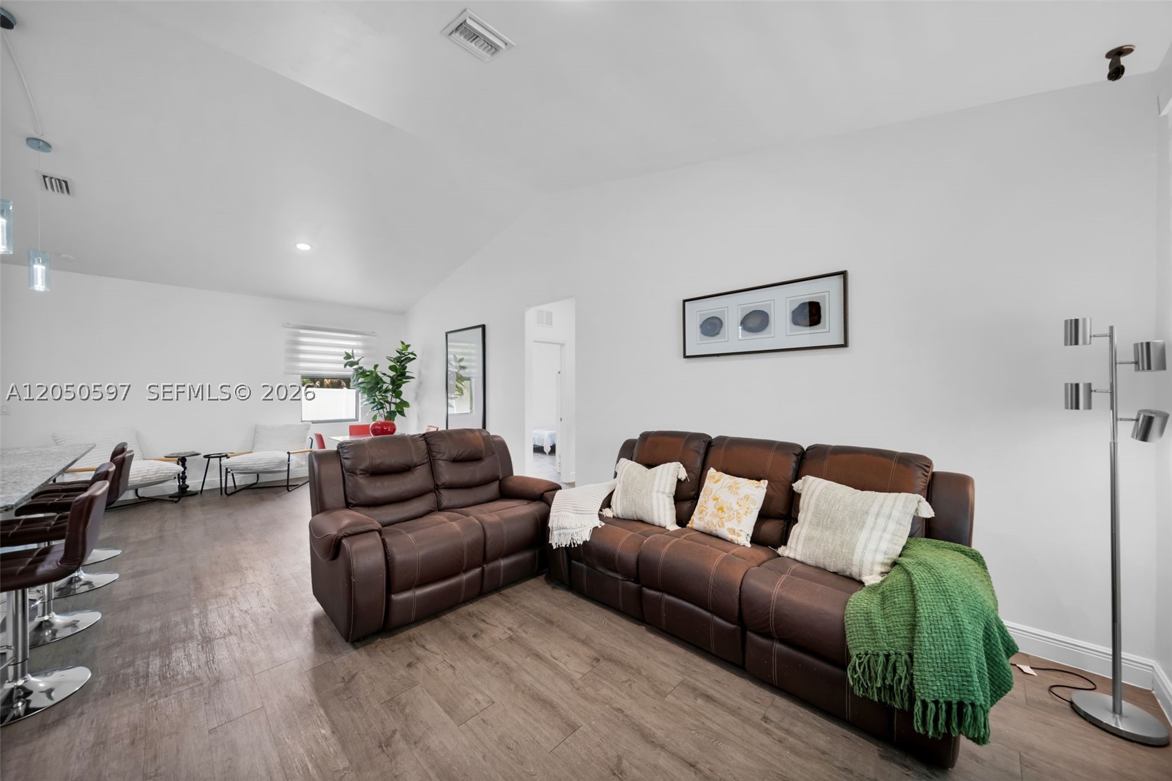 1109 N Hilton Cir Property Photo 4