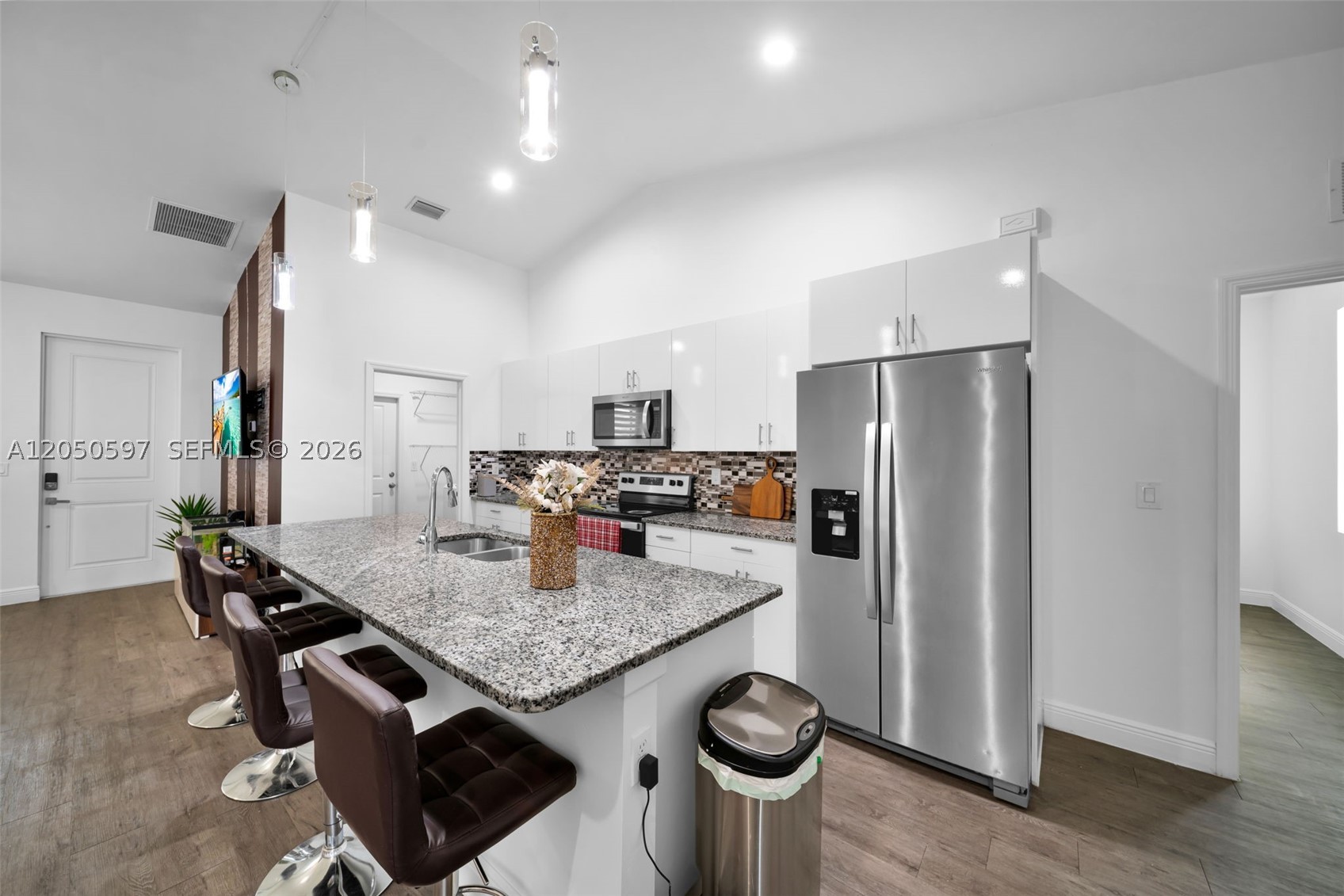 1109 N Hilton Cir Property Photo 8
