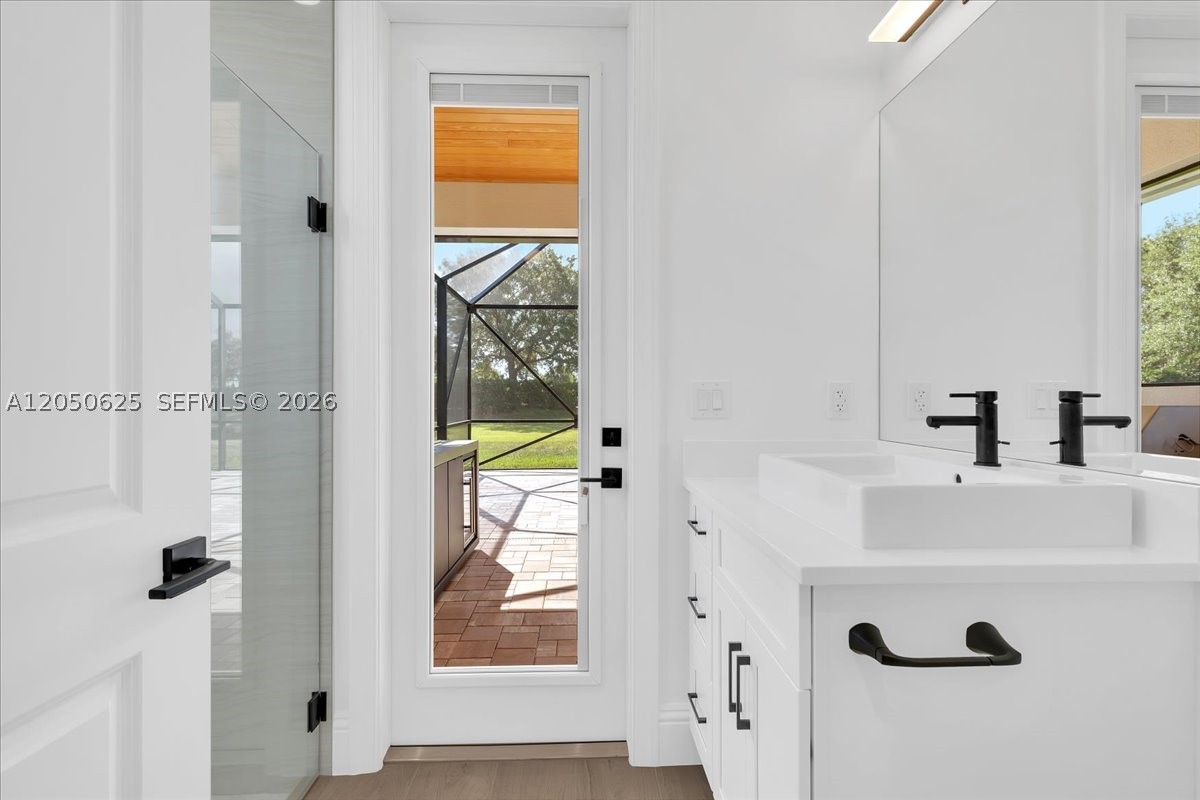 520 Caroline Dr Property Photo 24