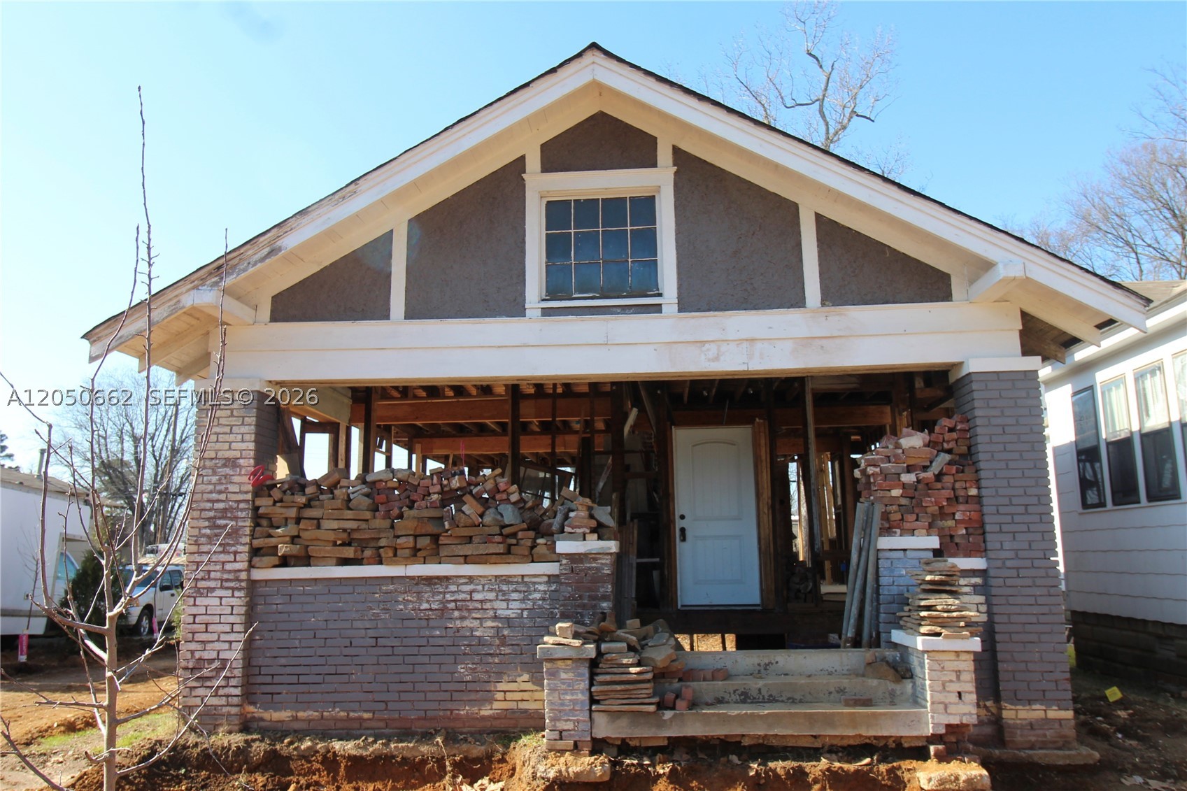 A12050662 Property Photo 3