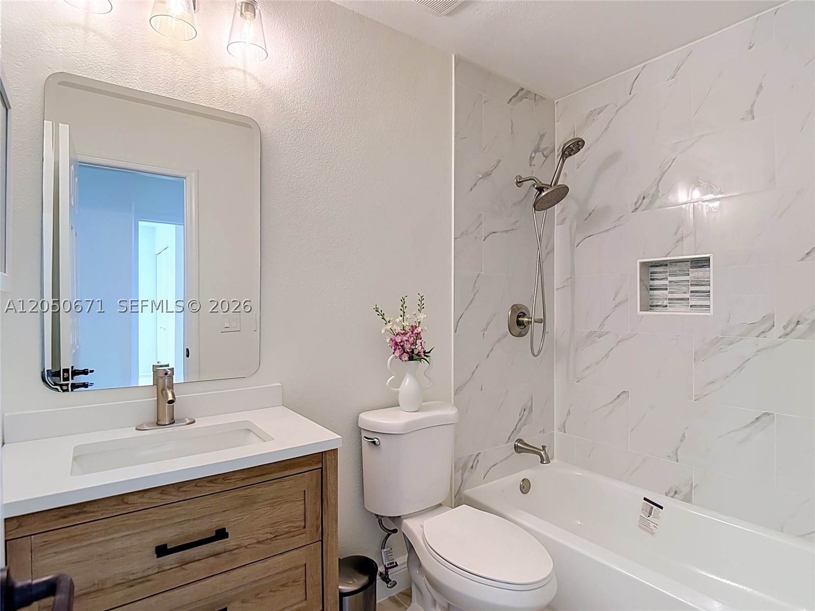 10813 Roundview Lane Property Photo 37