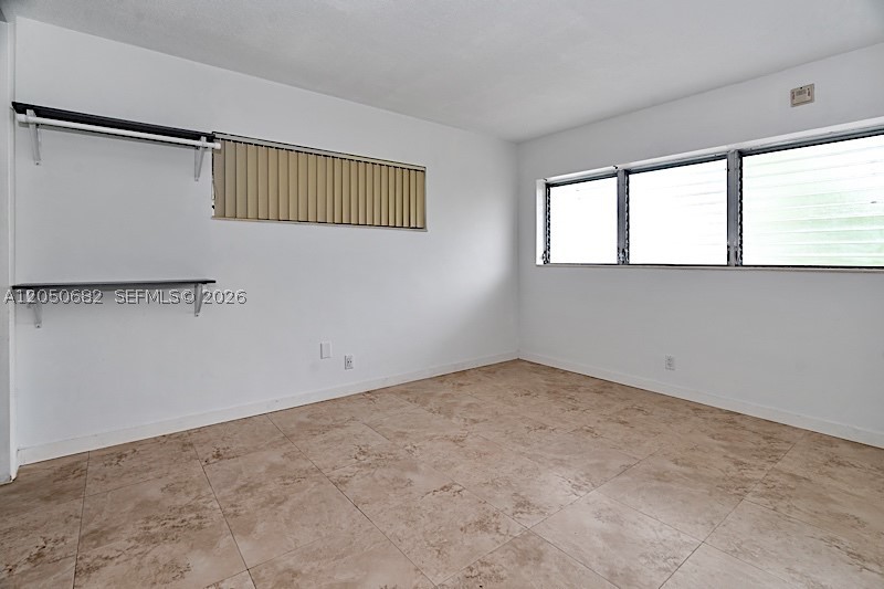 1450 Ne 170th St 204 Property Photo 17