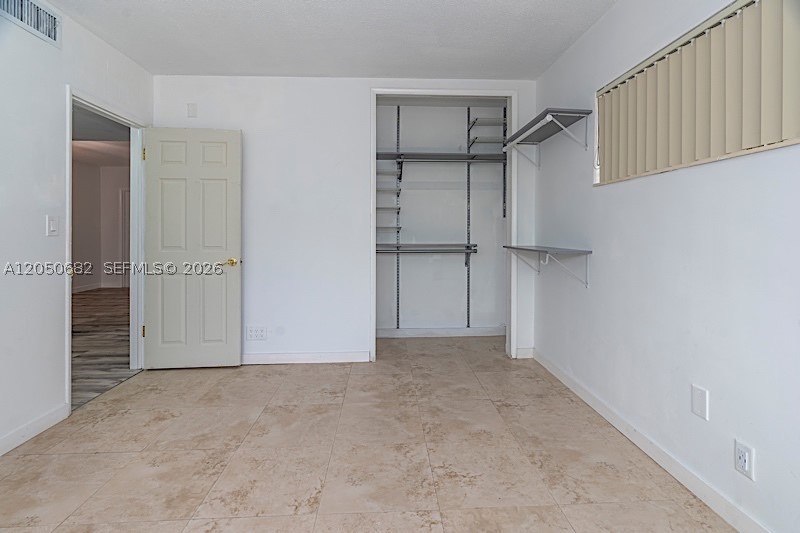 1450 Ne 170th St 204 Property Photo 19