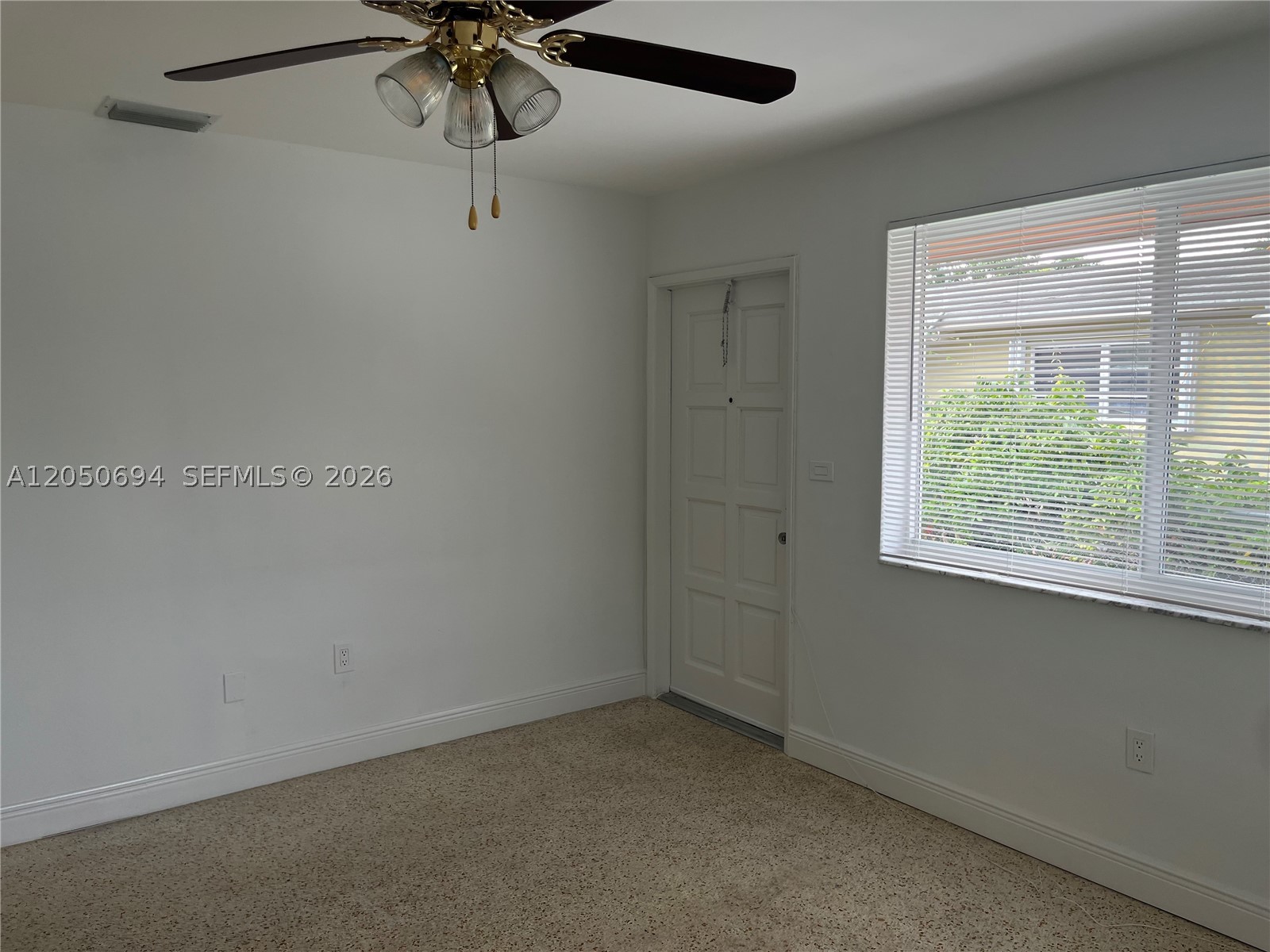 90 E 15th St 1 Property Photo 8