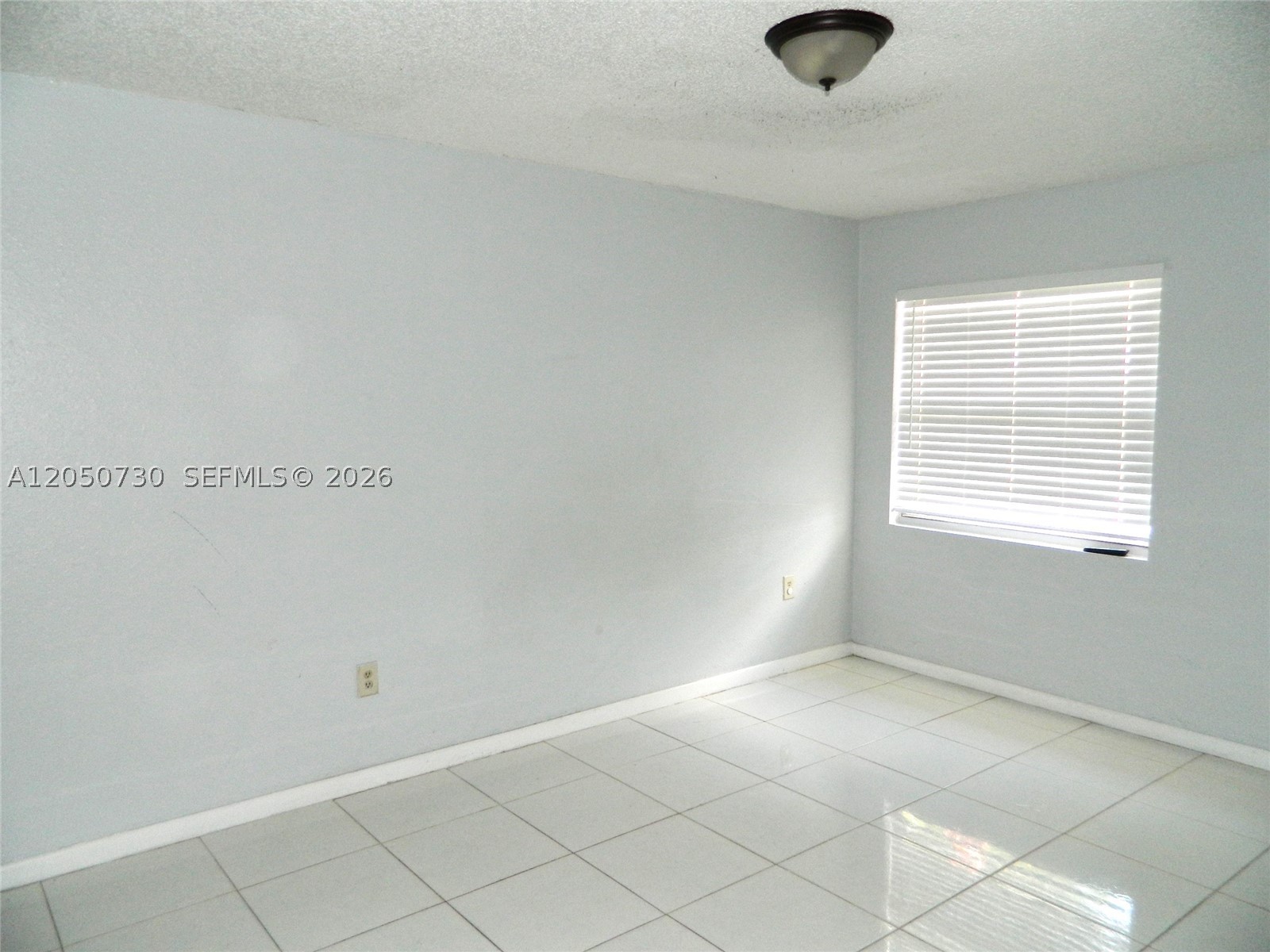 899 Crystal Lake Dr 899 Property Photo 7