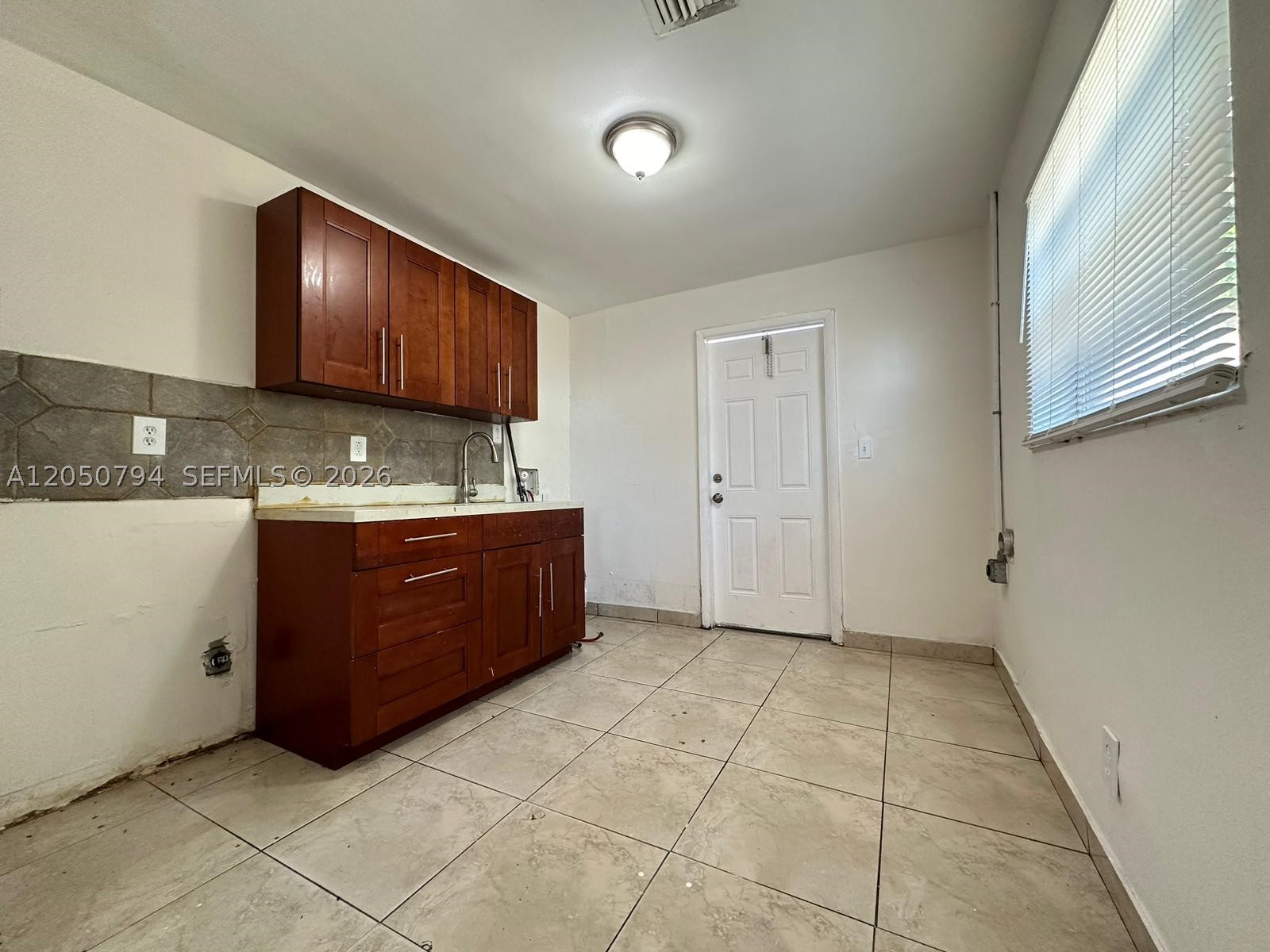 623 Nw 9th Ave 3 Property Photo 7