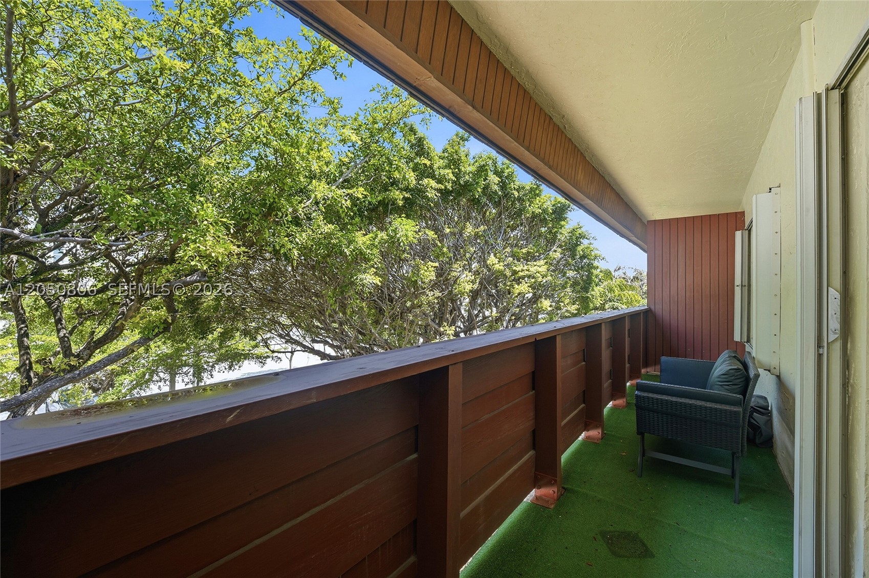 1205 Mariposa Ave 403 Property Photo 9