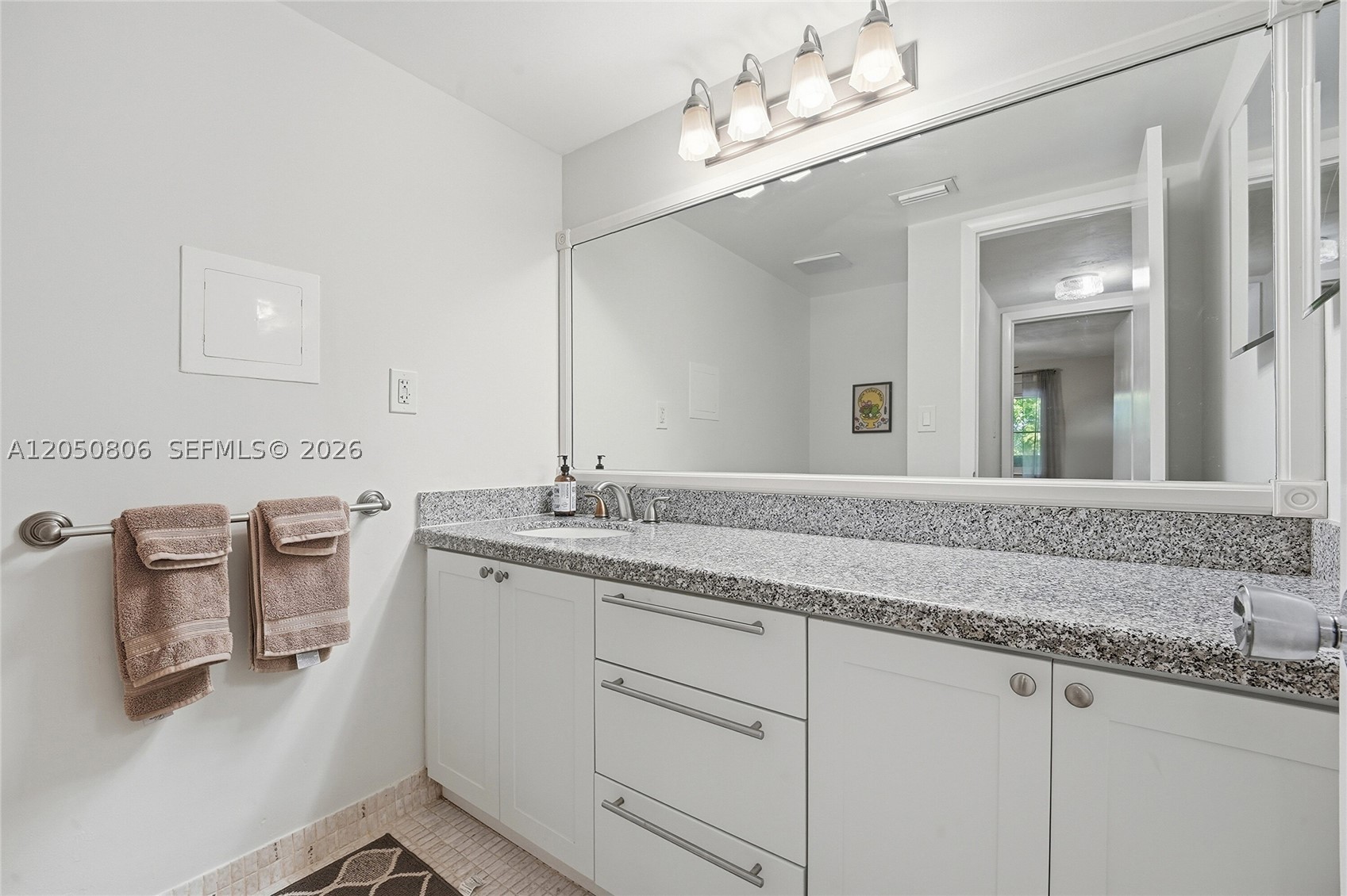 1205 Mariposa Ave 403 Property Photo 16