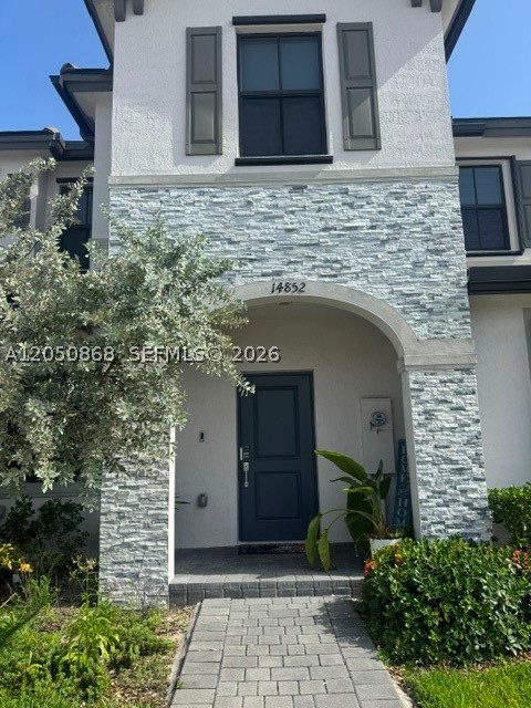 14852 Sw 183rd Ter Property Photo 2