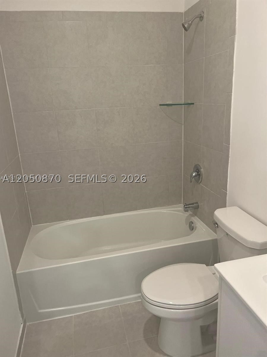 1642 Se 26th Ter 1642 Property Photo 3