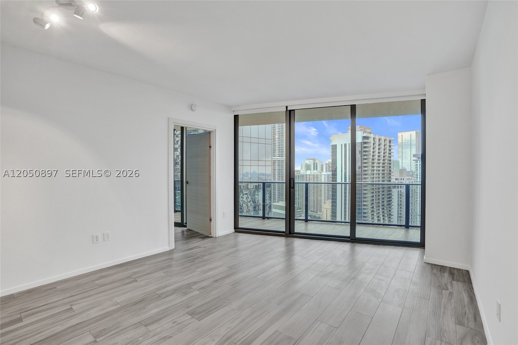 801 S Miami Ave 3903 Property Photo 5
