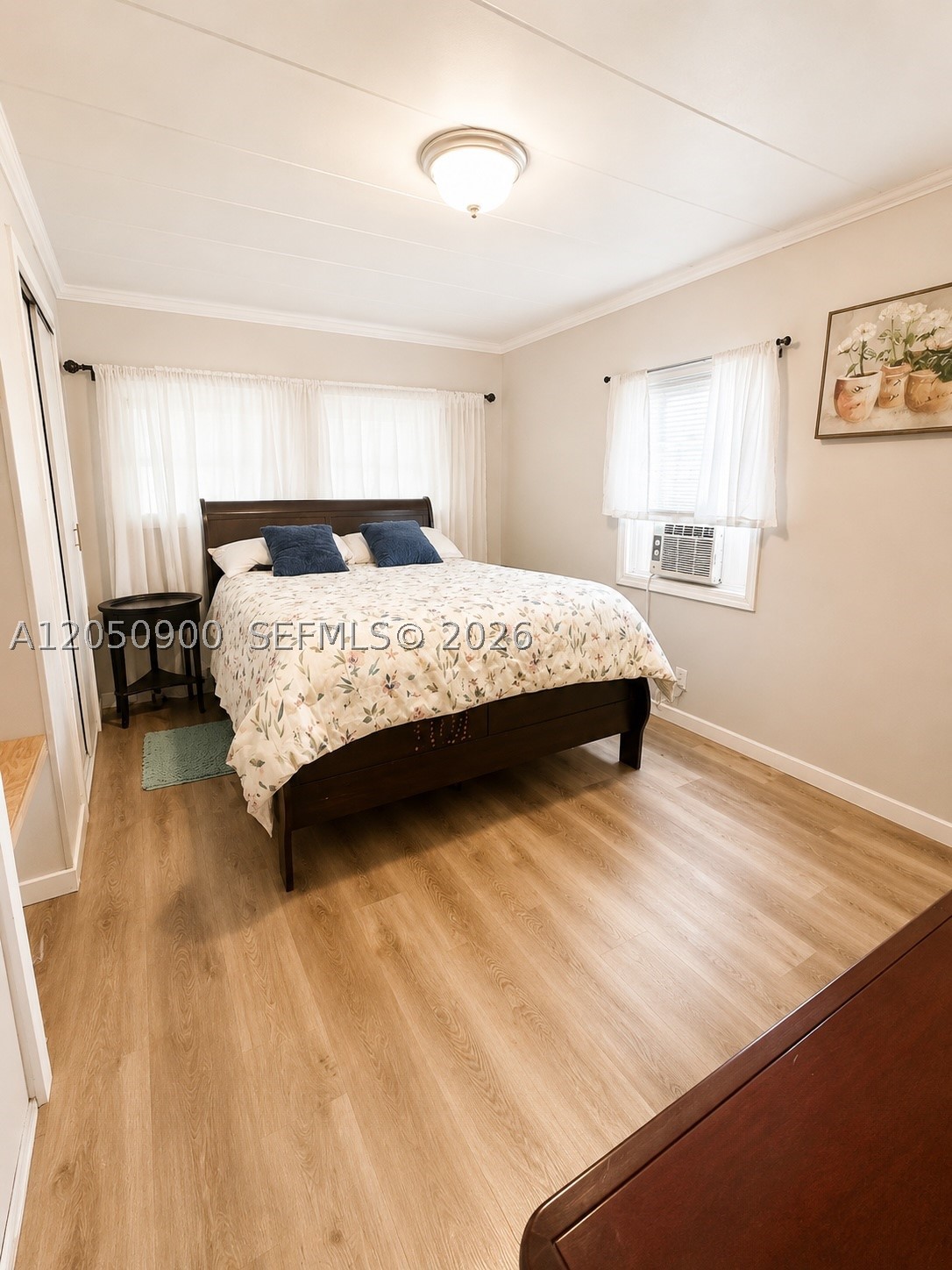 5291 Collins Rd Property Photo 2