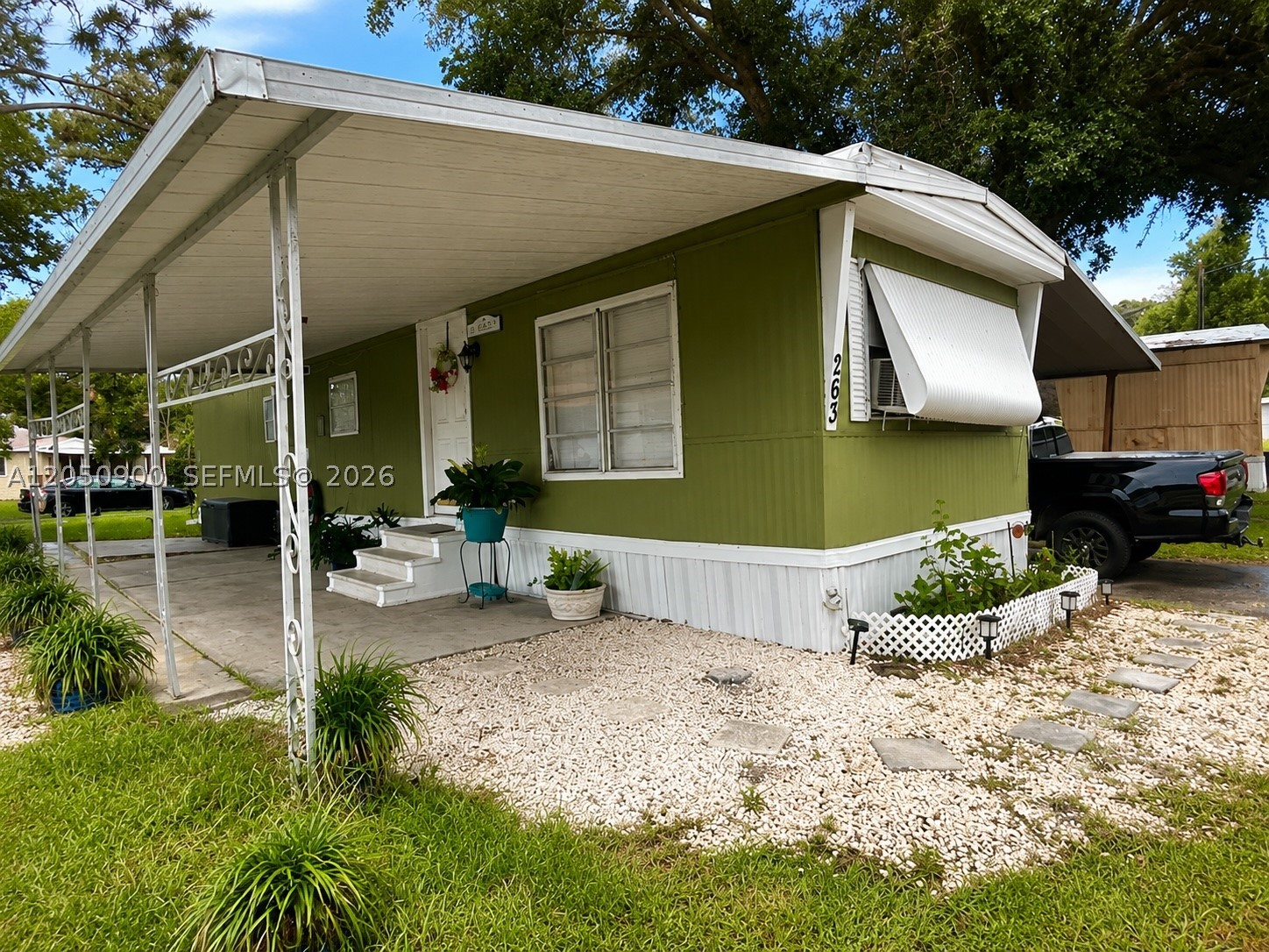5291 Collins Rd Property Photo 7