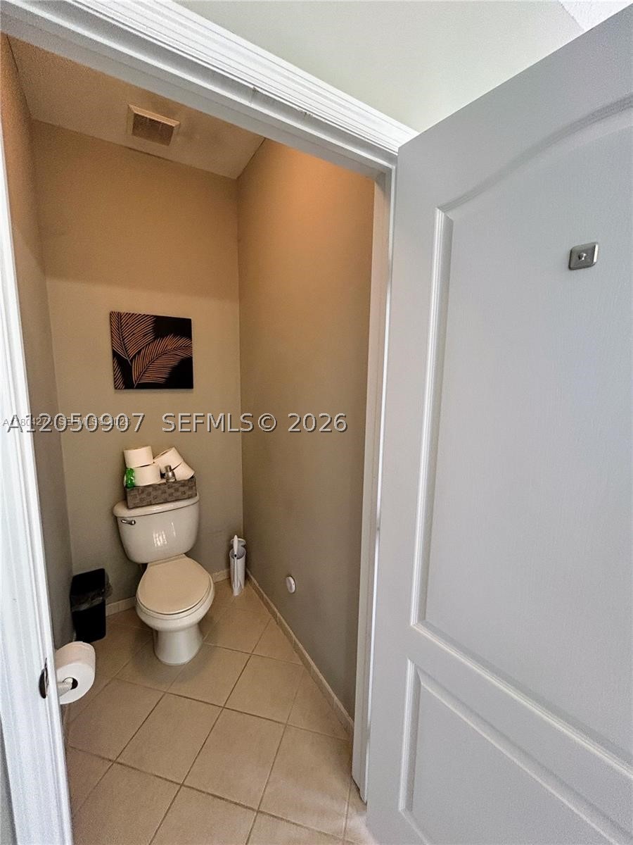 215 Ne 32nd Ter Property Photo 12