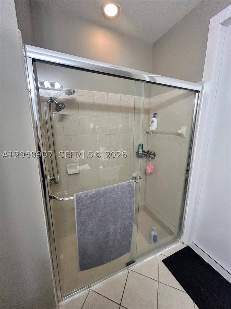 215 Ne 32nd Ter Property Photo 17