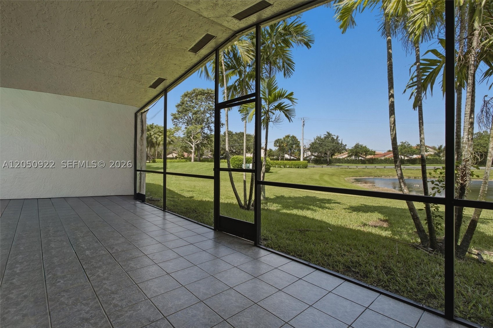 502 Woodgate Cir B Property Photo 23