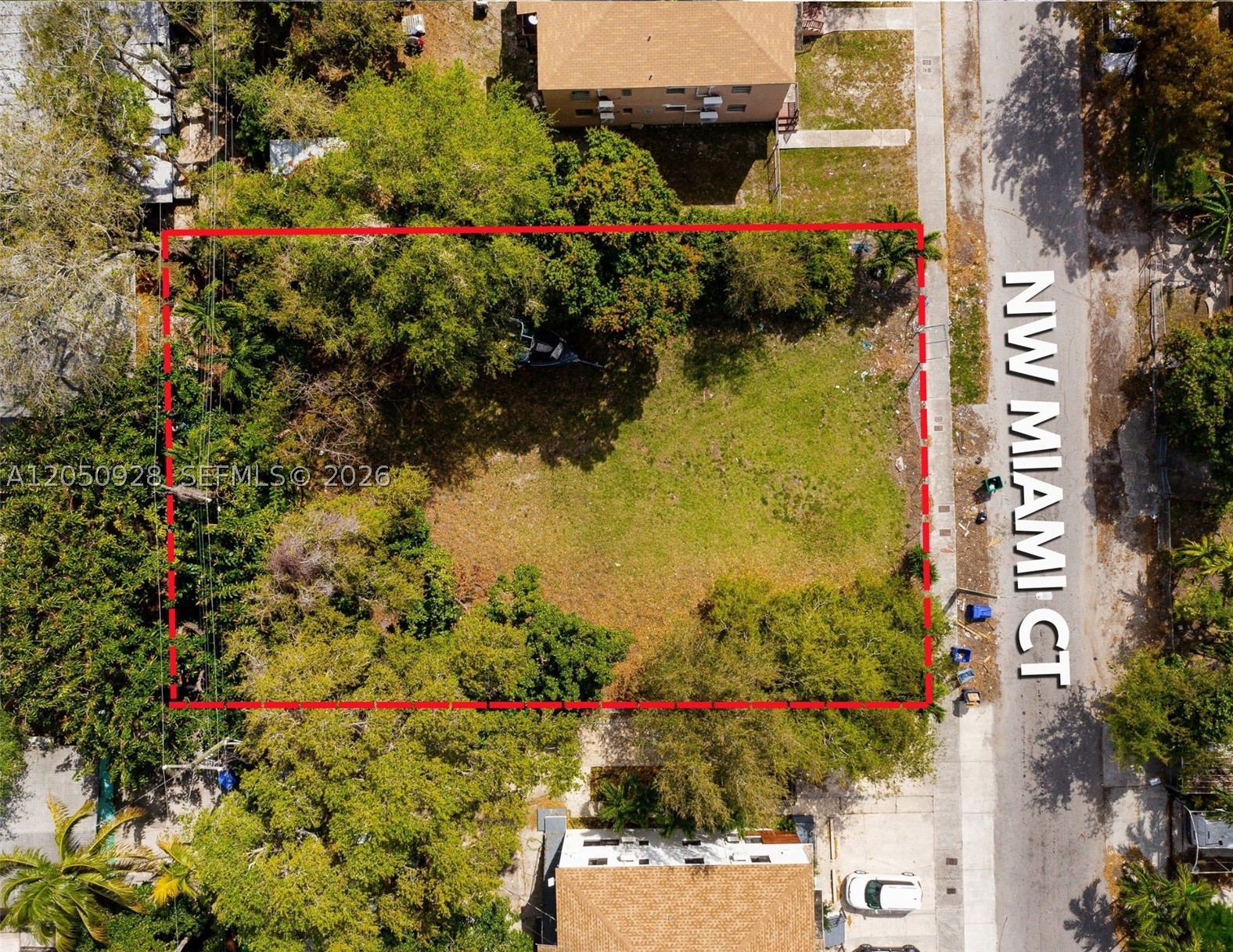 5527 Nw Miami Ct Property Photo 2
