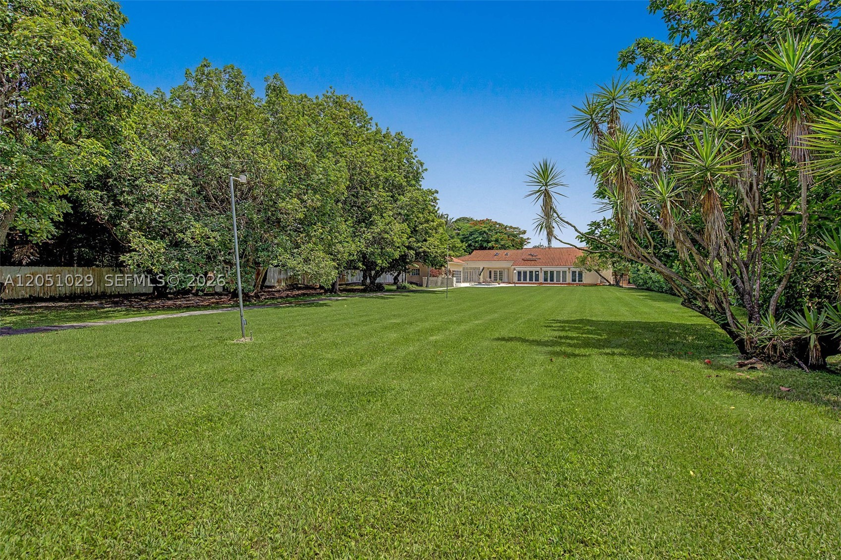 7030 Sunset Dr Property Photo 10