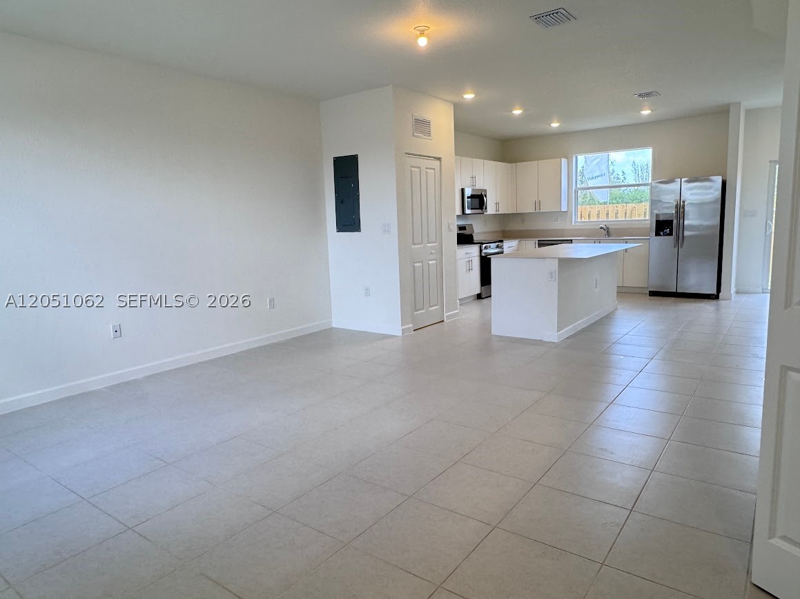 1182 Se Palm Ter . Property Photo 2