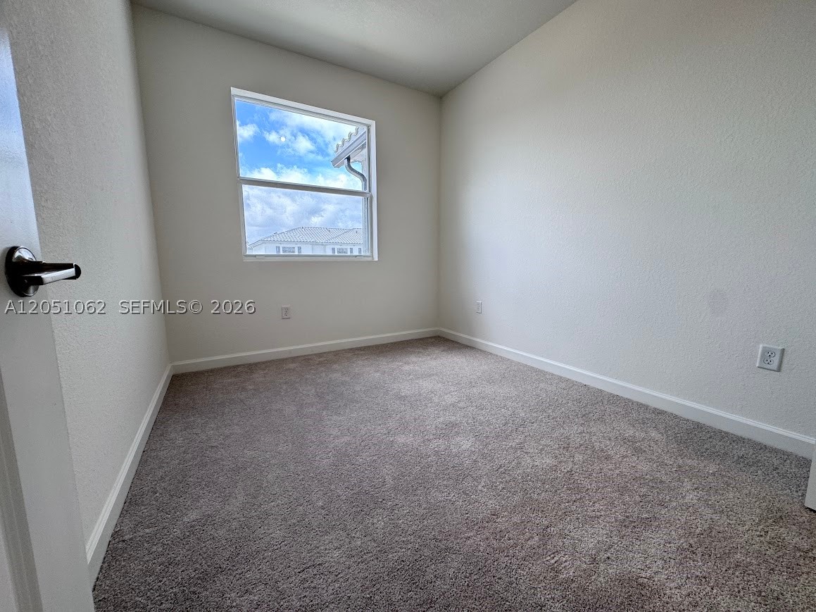 1182 Se Palm Ter . Property Photo 16