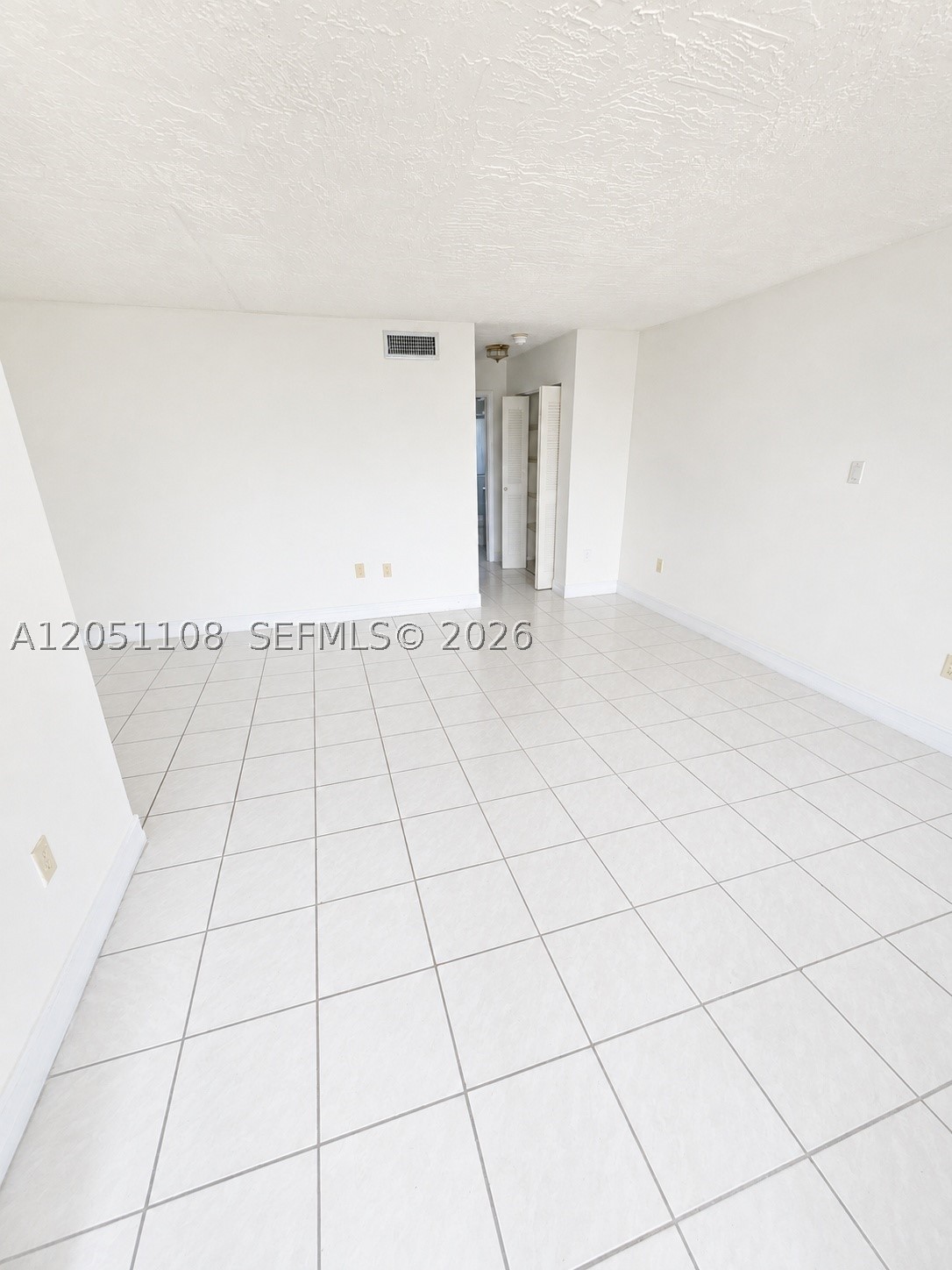 1655 W 44th Pl 304 Property Photo 5