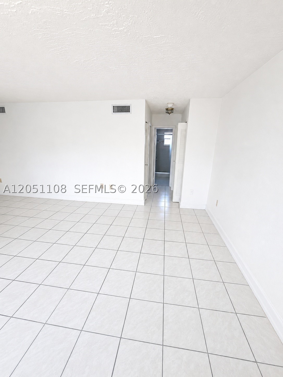 1655 W 44th Pl 304 Property Photo 6