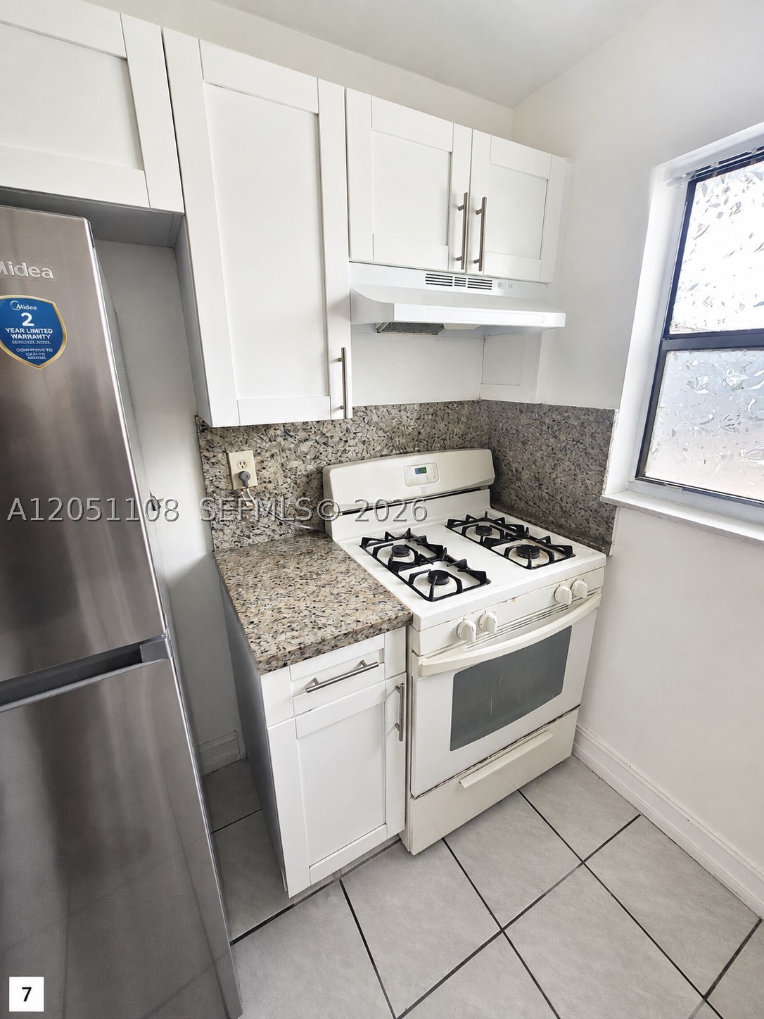1655 W 44th Pl 304 Property Photo 10