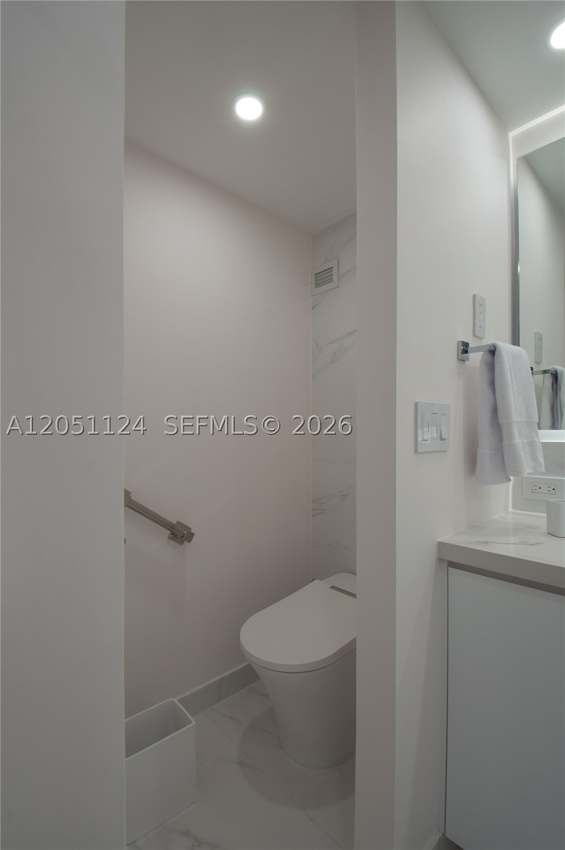 1121 Crandon Blvd D301 Property Photo 34