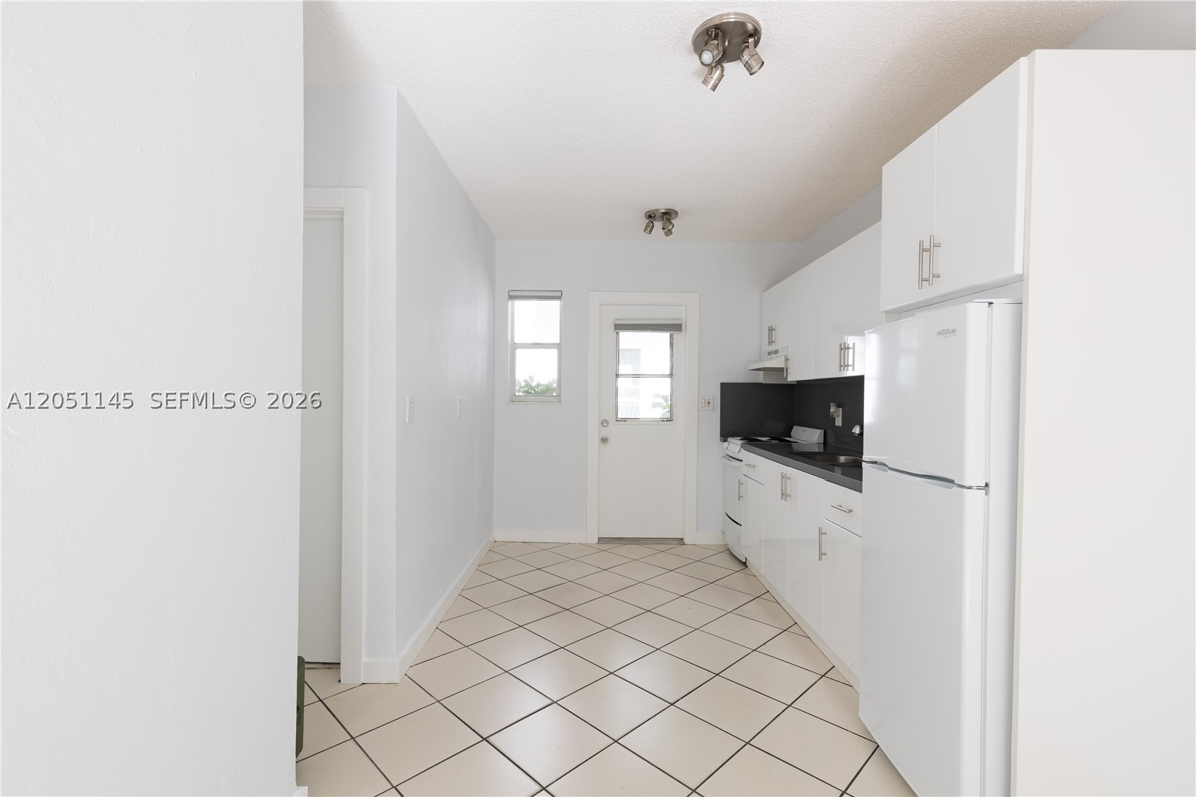 2825 Sw 3rd Ave 4 Property Photo 4