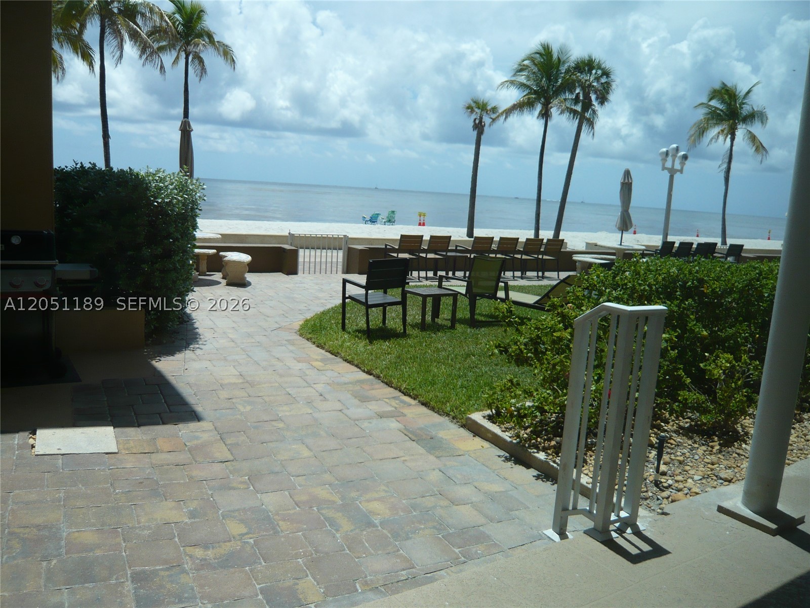 3300 N Surf Rd 9a Property Photo 4