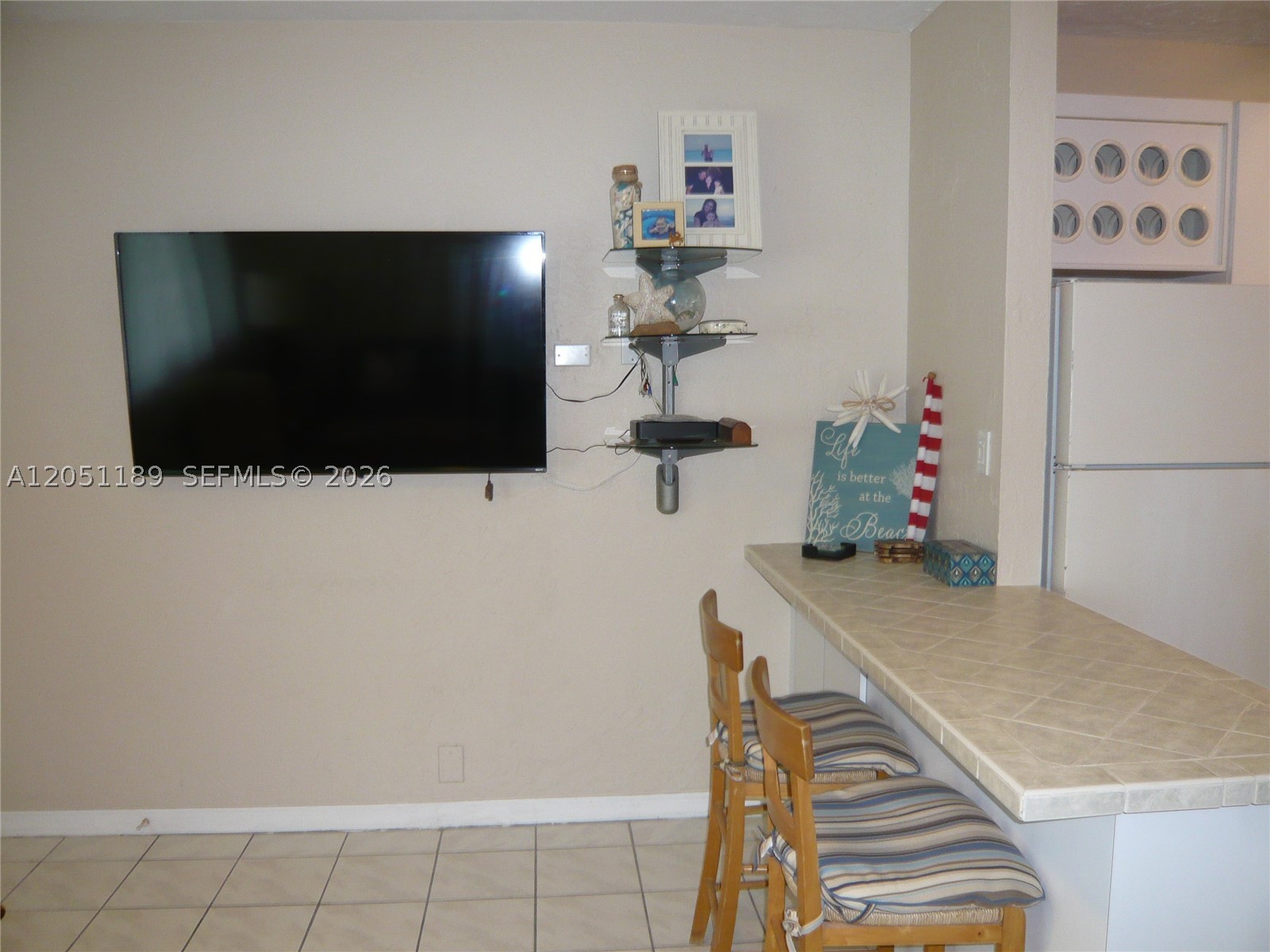 3300 N Surf Rd 9a Property Photo 7